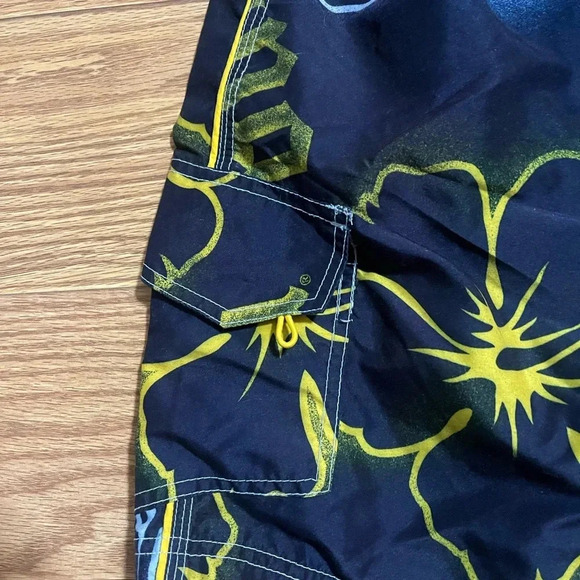 Corona Swim Trunks XL - Picture 3 of 7